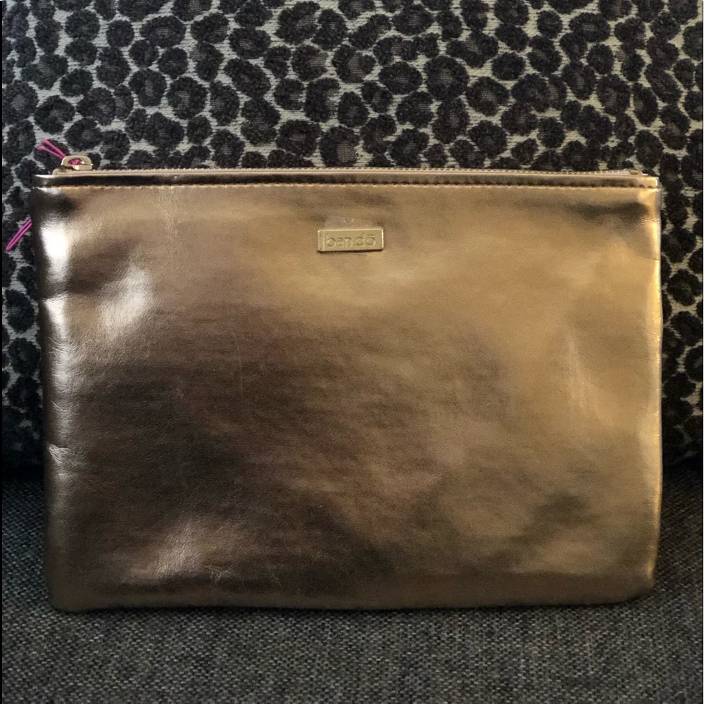 Bando cosmetics bag